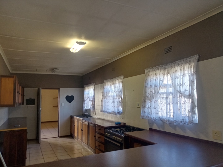 To Let 4 Bedroom Property for Rent in George South Western Cape